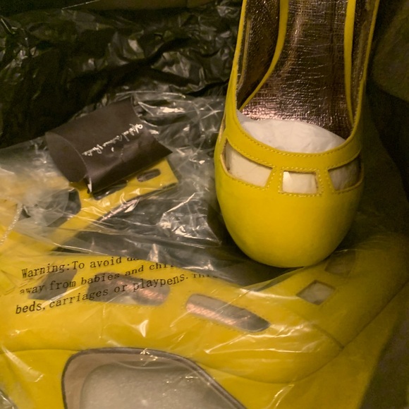 Michael Antonio yellow heels - Picture 2 of 8